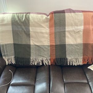 Southern living throw blanket plaid.